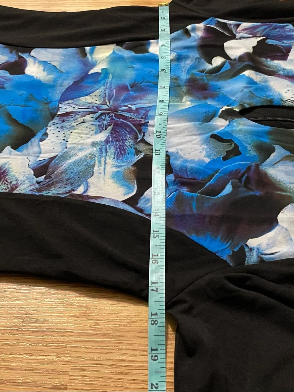 Sz M Rose Burg Blue Floral Dress with Black Side Panels - Picture 4 of 10